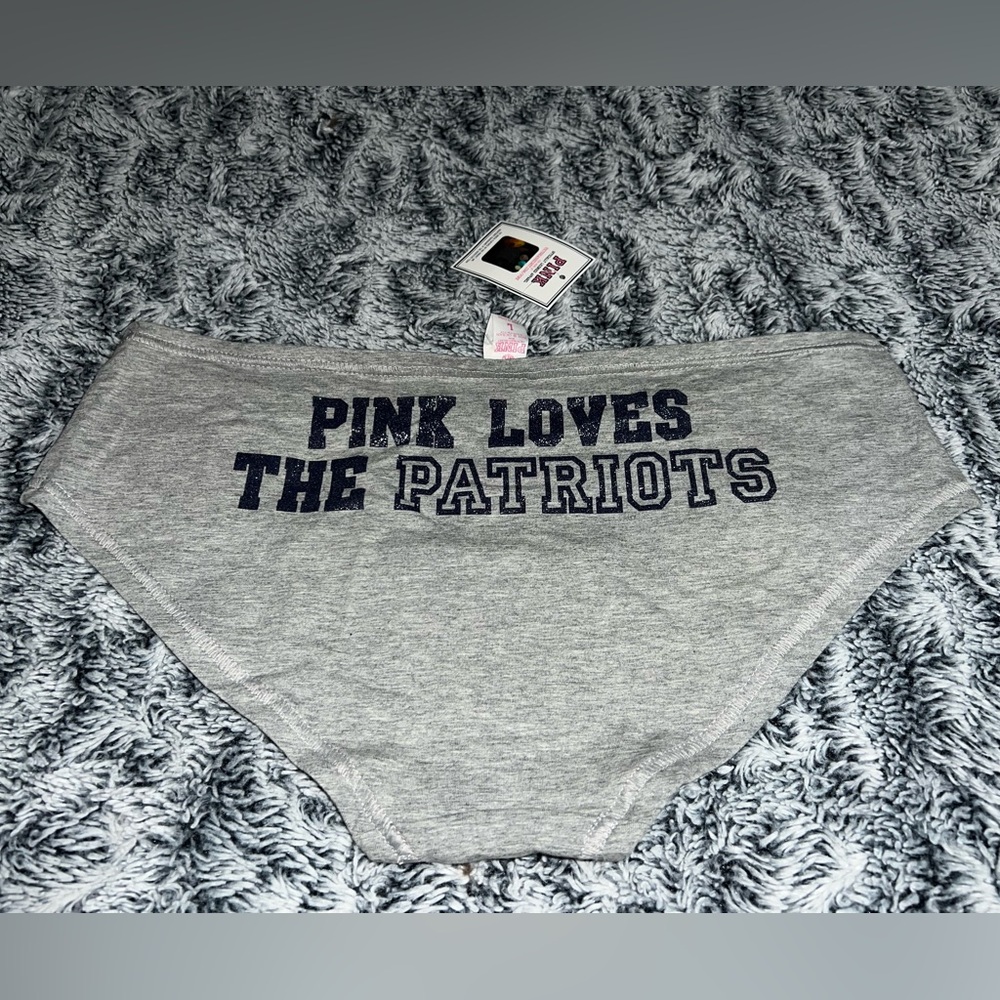 NWT Victoria’s Secret PINK Loves The Patriots Heather Gray Vintage NFL Panty L